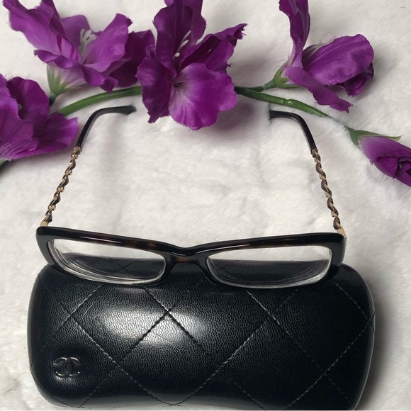 Chanel Authentic Tortoiseshell w/Leather Chain Arms Eyeglasses,Size-53•16•135 - Picture 3 of 14